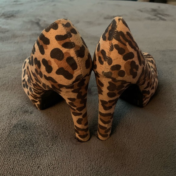 Mossimo leopard print heels NWOT - Picture 3 of 3